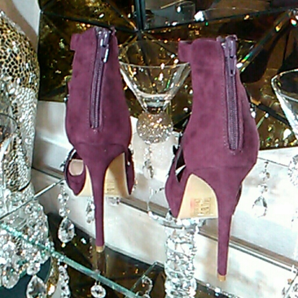 Heels - Picture 4 of 7